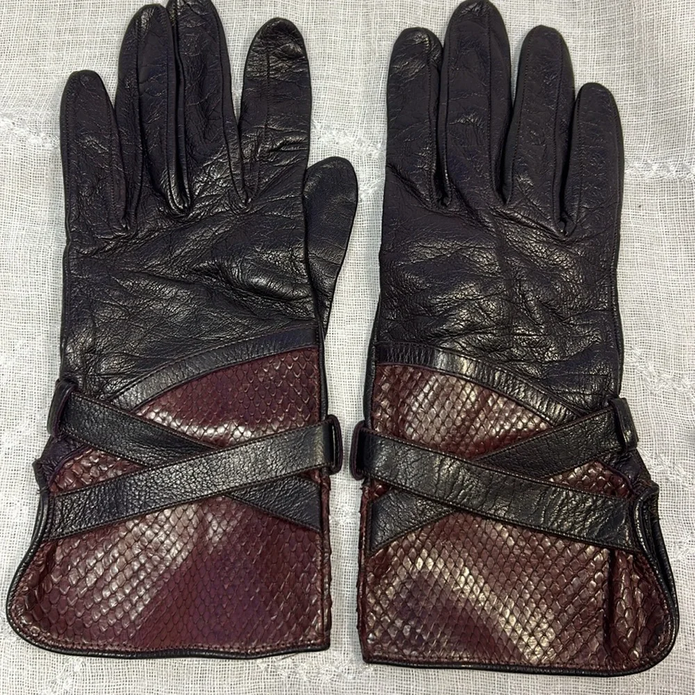 Handmade snake skin and natural leather soft buttery gloves